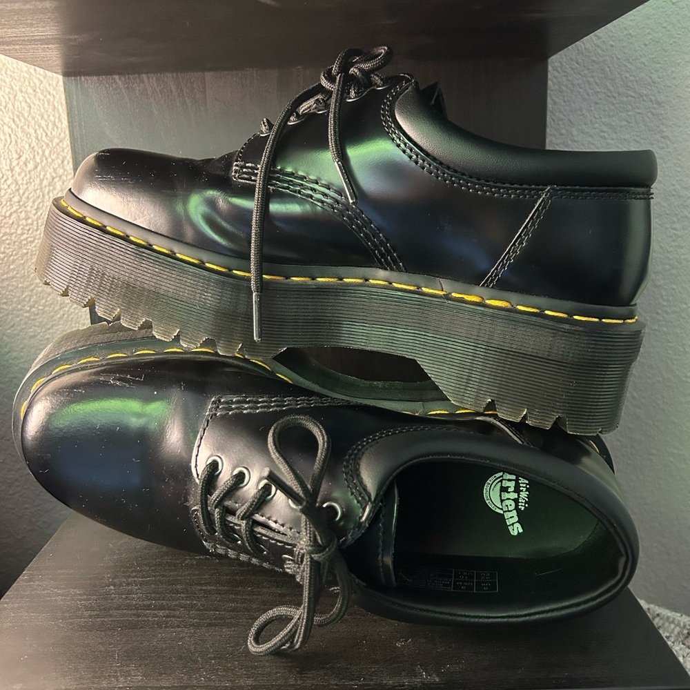 Platform 8053 doc martens, like new, worn maybe 5 times. Dr. Martens